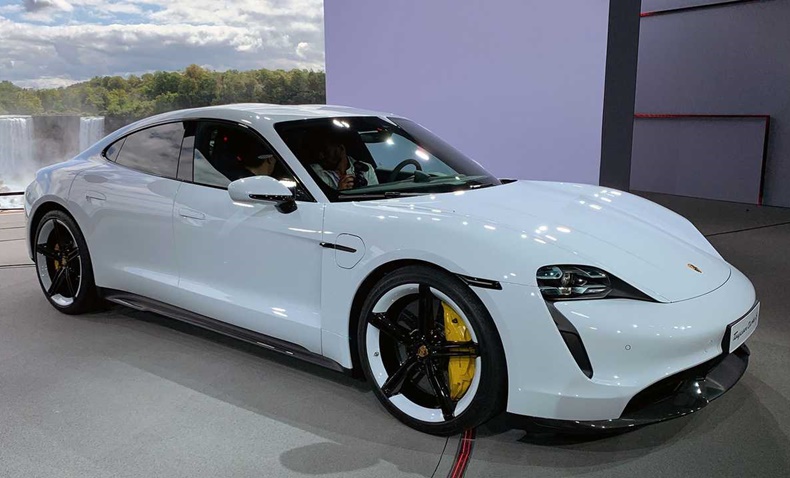 Elektrikli Porsche Taycan yep yeni 2019 goster